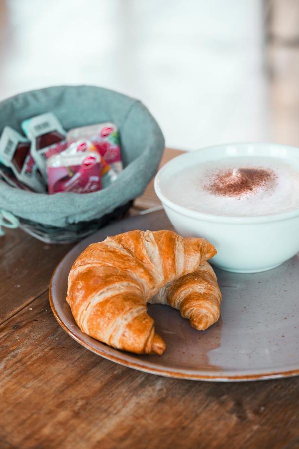 Bed & Breakfast Unter Den Linden Hungen Zewnętrze zdjęcie